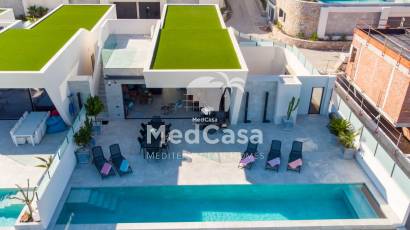 Obra nueva - Villa -
Rojales