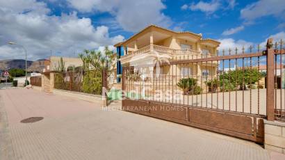 Resale - Villa -
Orihuela Costa - Hurchillo