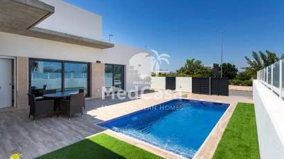 Neubau - Villa -
Daya Nueva