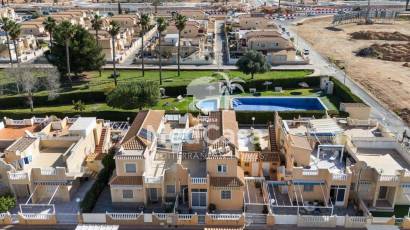 Wiederverkauf - Doppelhaushälfte -
Torrevieja
