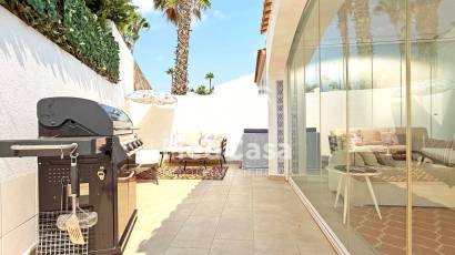 Resale - Villa -
Orihuela Costa - Villamartín