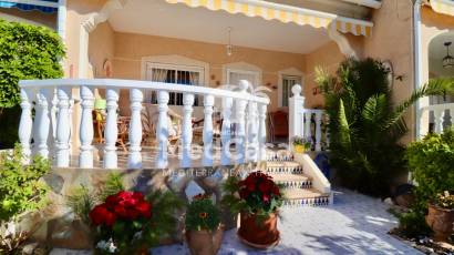 Resale - Townhouse -
Ciudad Quesada - Doña Pepa