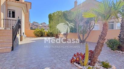 Segunda mano - Villa -
Orihuela Costa