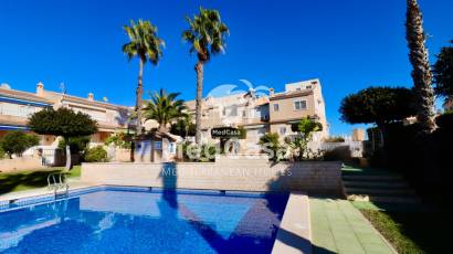 Resale - Townhouse -
Ciudad Quesada - Doña Pepa