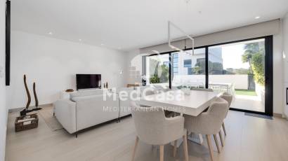 Wiederverkauf - Erdgeschosswohnung -
Golf Las Colinas