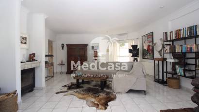 Resale - Villa -
Benissa - Buenavista