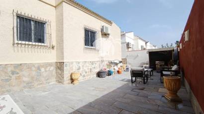 Resale - Townhouse -
Torrevieja - La Siesta - El Salado - Torreta