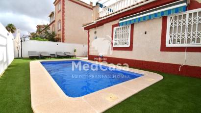 Segunda mano - Villa -
Orihuela Costa - Playa Flamenca