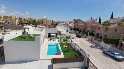 Obra nueva - Villa -
Golf La Finca