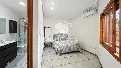 Wiederverkauf - Villa -
Orihuela Costa - Campoamor