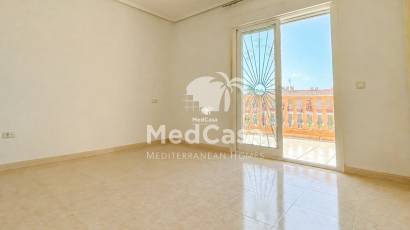 Resale - Townhouse -
Ciudad Quesada - Doña Pepa