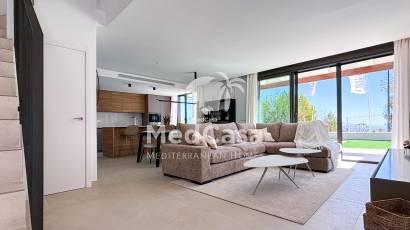 Obra nueva - Villa -
Polop de La Marina