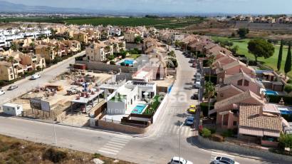 Obra nueva - Villa -
Golf La Finca