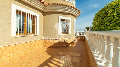 Resale - Villa -
Torrevieja - Los Balcones