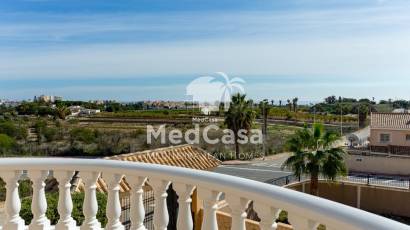 Resale - Villa -
Torrevieja - Los Balcones