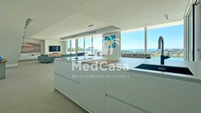 Resale - Villa -
Moraira - Benimeit
