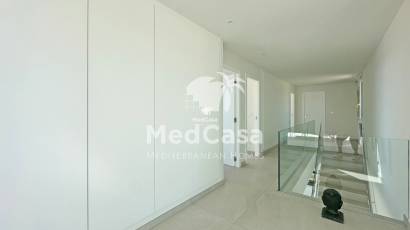 Resale - Villa -
Moraira - Benimeit