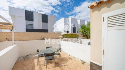 Resale - Townhouse -
Ciudad Quesada - Lo Marabú