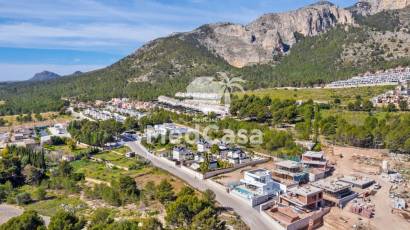 Obra nueva - Villa -
Polop de La Marina