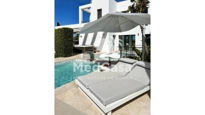 Resale - Villa -
Jávea - Cansalades