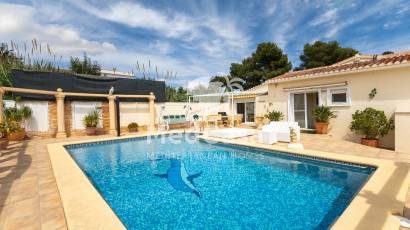 Resale - Villa -
Moraira - Pinar de l'Advocat