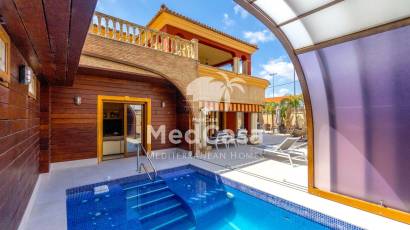 Resale - Villa -
La Aparecida - Orihuela