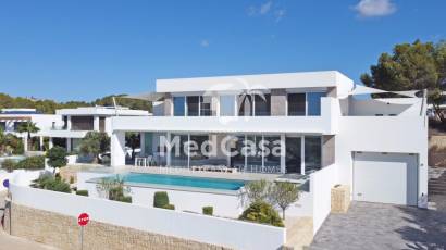 Resale - Villa -
Moraira - Benimeit