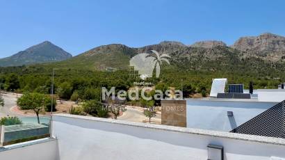 Obra nueva - Semi pareado -
Polop de La Marina