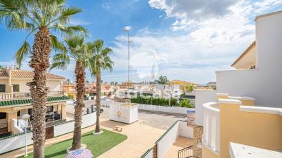 Resale - Townhouse -
Ciudad Quesada - Lo Marabú