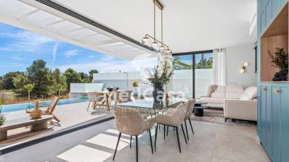 Obra nueva - Villa -
Polop de La Marina