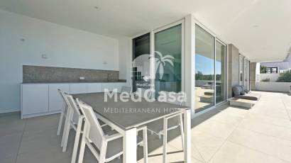 Resale - Villa -
Moraira - Benimeit