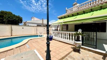 Segunda mano - Villa -
Orihuela Costa - La Zenia