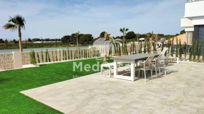 Obra nueva - Villa -
Pilar de la Horadada