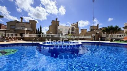 Wiederverkauf - Reihenhaus -
Orihuela Costa - Villamartín