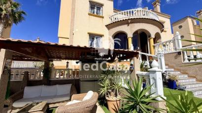 Wiederverkauf - Reihenhaus -
Orihuela Costa - Villamartín