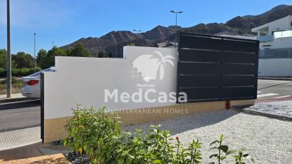 Obra nueva - Apartamento planta baja -
Cox