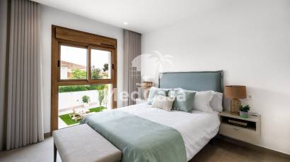 Obra nueva - Villa -
Alicante - Campoamor