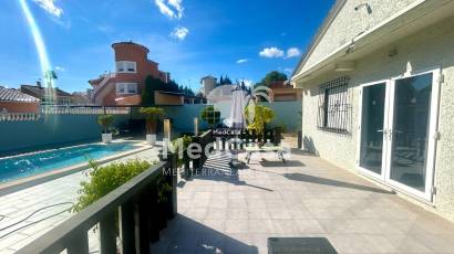 Wiederverkauf - Villa -
Pilar de la Horadada - Pinar de Campoverde