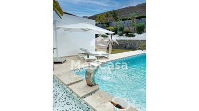 Resale - Villa -
Jávea - Cansalades