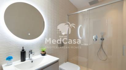 Obra nueva - Adosado -
Elche