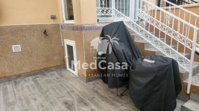 Segunda mano - Adosado esquina -
Orihuela Costa - Villamartín