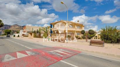 Resale - Villa -
Orihuela Costa - Hurchillo