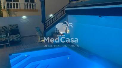 Resale - Villa -
Orihuela Costa - Villamartín