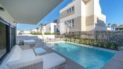 Resale - Villa -
Orihuela Costa - Agua Marina