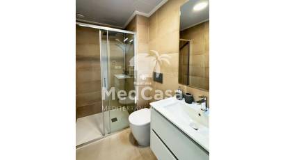 Obra nueva - Semi pareado -
Dolores