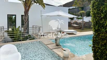 Resale - Villa -
Jávea - Cansalades