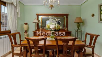 Resale - Villa -
Torrevieja - Los Balcones