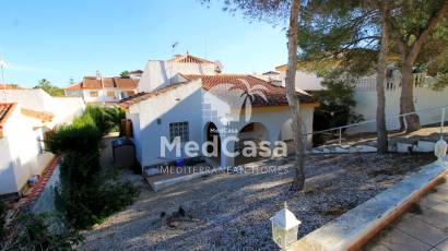 Resale - Villa -
Mil Palmeras