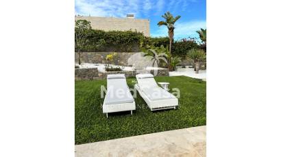 Resale - Villa -
Jávea - Cansalades