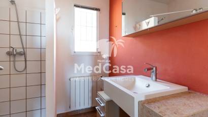Resale - Villa -
Moraira - Benimeit